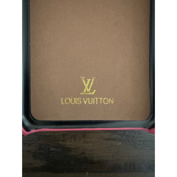 Louis Vuitton Pink Mahina Leather Phone Case – iPhone 7/8 Plus - Picture 4 of 6